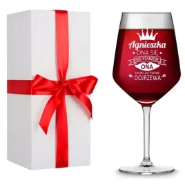 kieliszek-do-wina-z-grawerm-prezent-urodziny-18-20-30-40