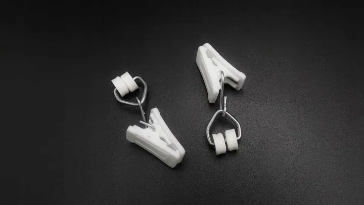 zabki-do-karniszy-aluminiowych-100-szt-material-wykonania-plastik