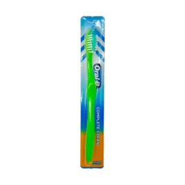 oral-b-complete-clean-szczoteczka-do-zebow-srednia-3-sztuki