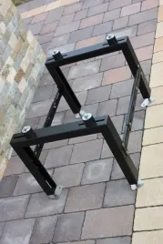 stelaz-wspornik-podpora-pompy-ciepla-klimatyzatora-czarny