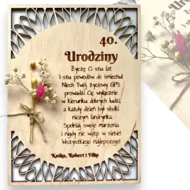 prezent-na-urodziny-drewniana-kartka-grawer-personalizowana-kwiaty