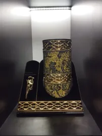 znicz-lampion-solar-witraz-zloto-czarny