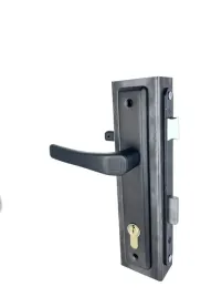 kaseta-60x40-z-zamkiemklamkawkladka-zestaw-do-furtki-mati