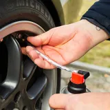 zestaw-naprawczy-opon-kompresor-uszczelniacz-sznur-10x-wkrety-kamizelka-kod-producenta-epap04