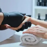 serum-do-suchej-skory-przeciwstarzeniowe-do-dloni-farmona-slow-age-stan-nowy