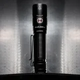 latarka-led-fenix-e28r-v2-0-zasilanie-akumulatorowe