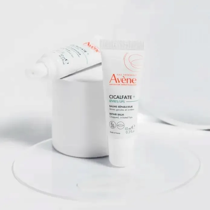 avene-cicalfate-regenerujacy-balsam-do-ust-10-ml