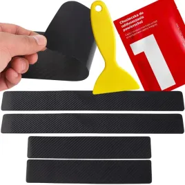 naklejki-ochronna-na-progi-czarny-carbon-4szt-chusteczka-do-odtluszczania