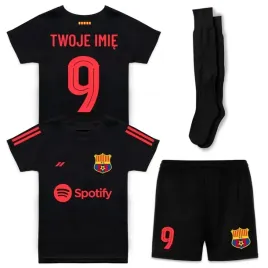 stroj-pilkarski-barcelona-dla-dzieci-z-wlasnym-imieniem-i-numerem