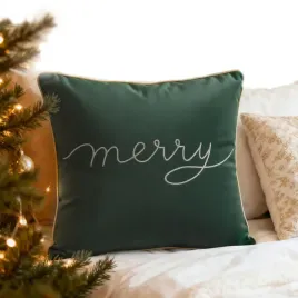 swiateczna-poszewka-velvet-dekoracyjna-ozdobna-45x45-butelkowa-zielen-merry