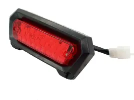 lampa-tylna-led-czerwona-uniwersalna-quad-skuter-motocykl
