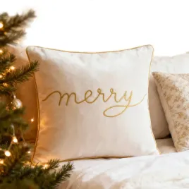 swiateczna-poszewka-velvet-dekoracyjna-ozdobna-45x45-biala-zlota-merry