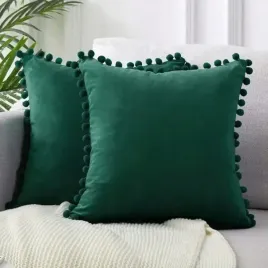 stylowa-poszewka-welur-pomponiki-butelkowa-zielen-40x40-boho-ozdoba-wnetrza