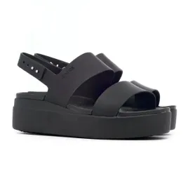 sandaly-crocs-brooklyn-low-wedge-womens-206453-060-41-42