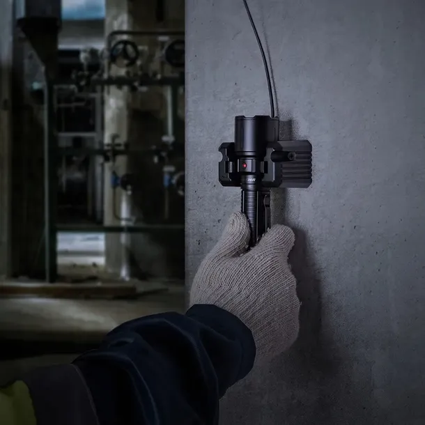 latarka-led-fenix-wf26r-zasilanie-akumulatorowe