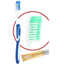 wellbee-klasyczna-szoteczka-do-zebow-medium-zestaw-podrozny-z-pasta-i-etui
