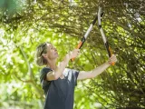fiskars-sekator-nozycowy-hook-m-l74-pojemnosc-akumulatora-1-ah