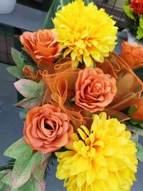 komplet-kompozycji-kwiatowych-na-grob