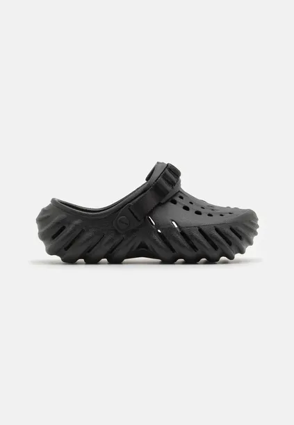 klapki-crocs-echo-clog-207937-001-45-46-wzor-dominujacy-logo