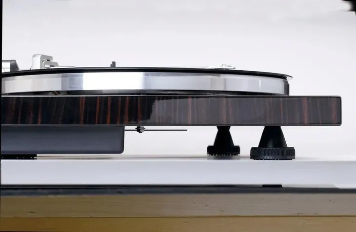 gramofon-lenco-lbt-188wa-wbudowany-przedwzmacniacz-tak