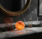 lampa-solna-himalajska-3-4-kg-okragla-kula-jonizator-luna-na-stopkach-moon-kod-producenta-lampkisolne-luna-stopki