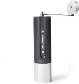 aeropress-mlynek-reczny-zarnowy-do-mielenia-kawy-szary