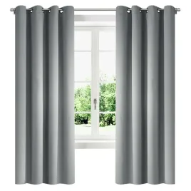 zaslona-gladka-zaciemniajaca-250x145-na-przelotkach-jasny-szary