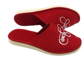 kapcie-z-haftem-love-welurowe-damskie-miekkie-wygodne-czerwone-pelne-36-41