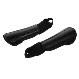 ochraniacze-pilkarskie-na-piszczele-lekkie-i-praktyczne