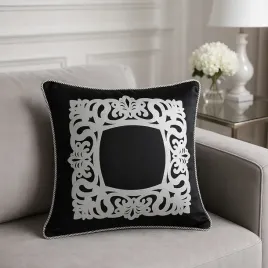 poszewka-dekoracyjna-z-ornamentem-60x60-cm-or-czarna