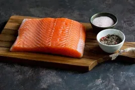 losos-atlantycki-swiezy-swieza-ryba-trym-d-ze-skora-filet-eko-1kg