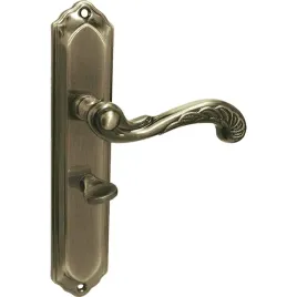 retro-klamka-na-szyldzie-dlugim-wc