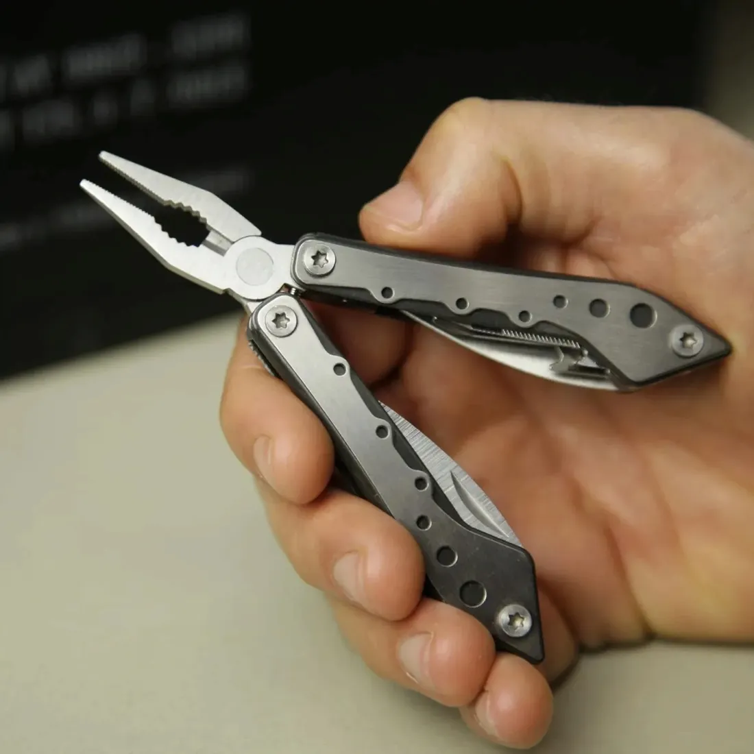 true-utility-minimulti-multitool-tu195k-10-w-1-stan-nowy