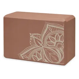 kostka-do-jogi-z-pianki-cinnamon-point-wsparcie-dla-poczatkujacych