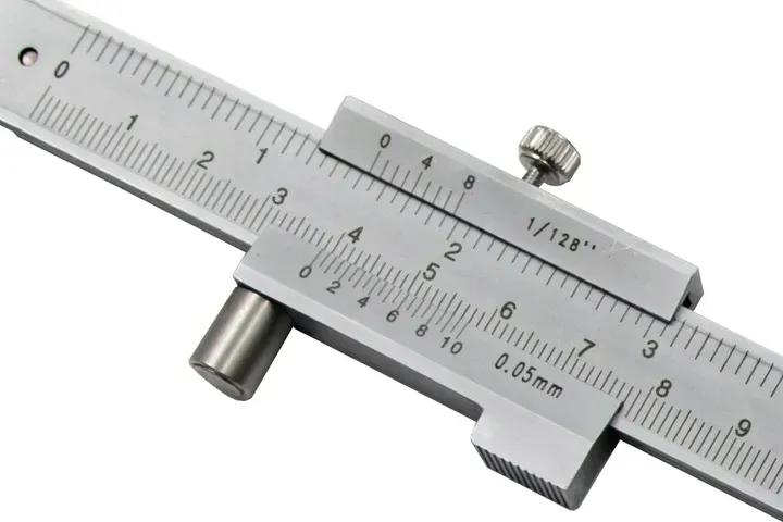 suwmiarka-traserska-0-200-mm-005-mm-stan-nowy-maksymalny-zakres-pomiaru-1-mm