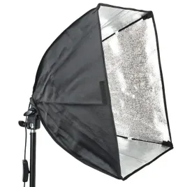 softbox-z-oprawka-40x40cm-na-zarowke-swiatla-stalego-lub-blyskowego-e27