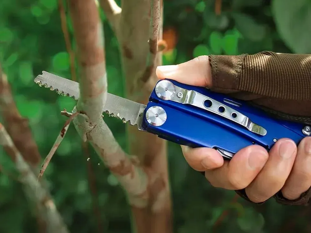 multitool-nextool-flagship-pro-ne20271-16w1-niebieski-etui-do-pasa