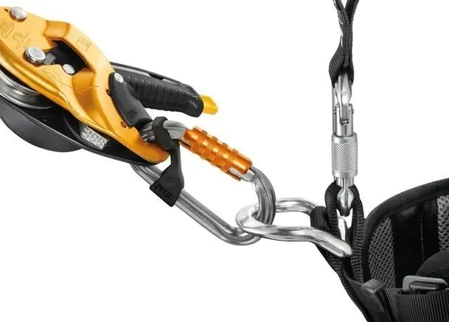 karabinek-petzl-am-d-waga-z-opakowaniem-1-kg
