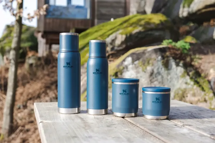 termos-stanley-the-adventure-750ml-abyss-cechy-dodatkowe-korek-tradycyjny