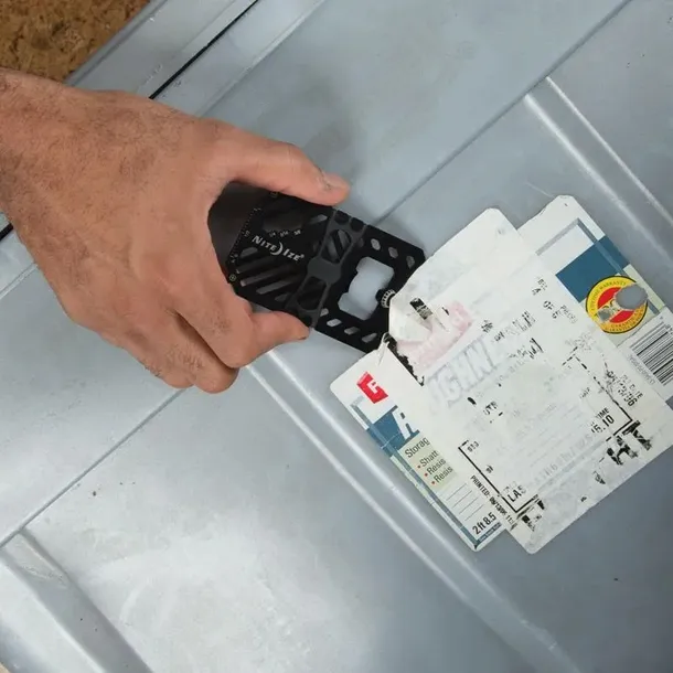 multitool-nite-ize-financialtool-wallet-czarny-cechy-dodatkowe-brak-narzedzia-miarka