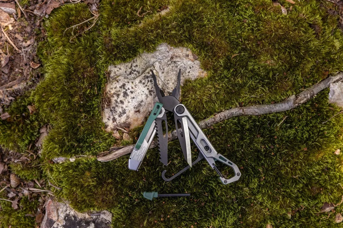 multitool-gerber-stakeout-spark-10-narzedzi-baltic-haze-1070268