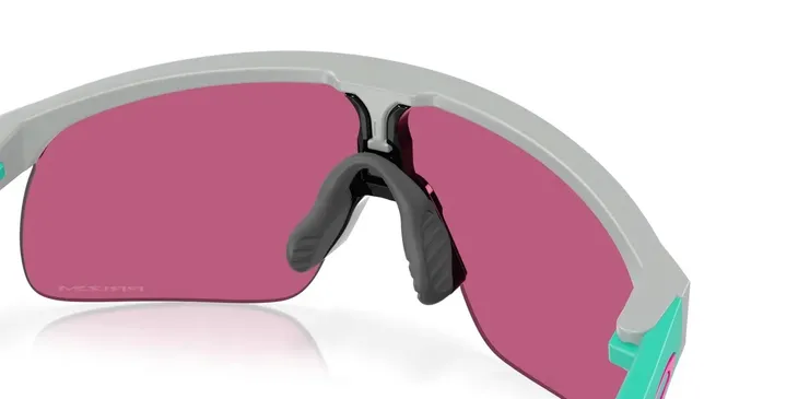 oakley-okulary-resistor-oj9010-26-wzor-dominujacy-logo
