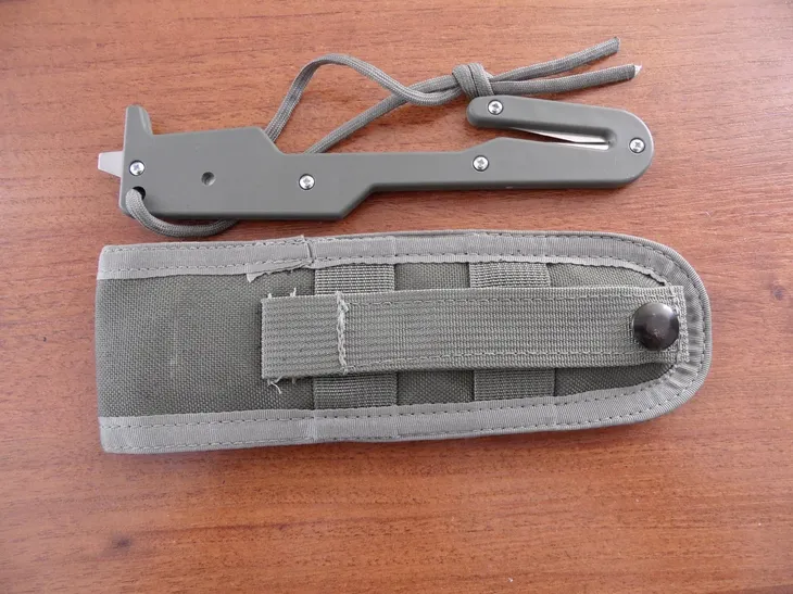 noz-turystyczny-gerber-material-glowni-stal