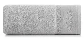 recznik-kapielowy-sisi-70x140-cm-srebrny-z-koronka-ozdobny-haft