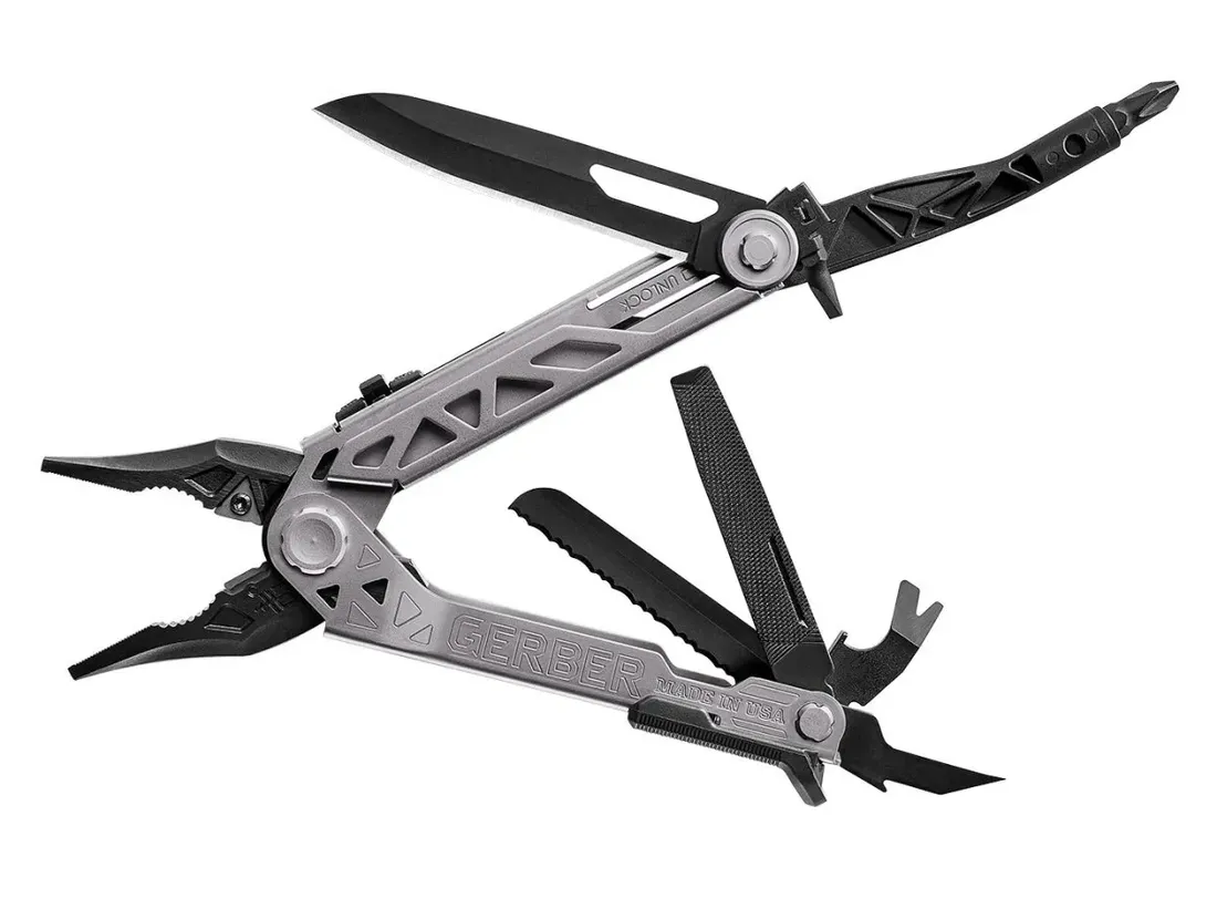 multitool-gerber-center-drive-31-003613-16-w-1-cechy-dodatkowe-futeral