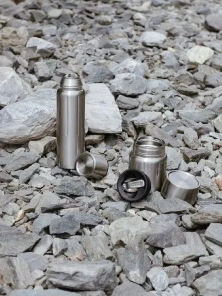 butelka-traveller-sigg-or-0-75-l-maksymalne-utrzymanie-zimna-do-24-h