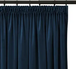 zaslona-velvet-welur-140x250-na-tasmie-sztora-zaciemniajaca-salon-pokoj