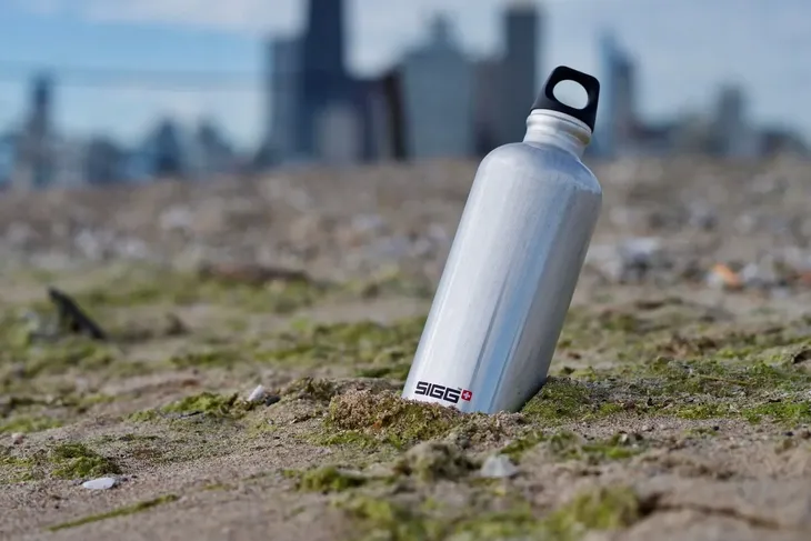 bidon-sigg-traveller-600-ml-niebieski-pojemnosc-600-ml