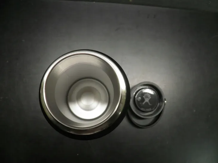butelka-hydro-flask-946-ml-czarny-pojemnosc-946-ml