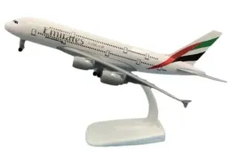 model-samolotu-emirates-airbus-a380-kolekcjonerska-replika-20cm-1-200